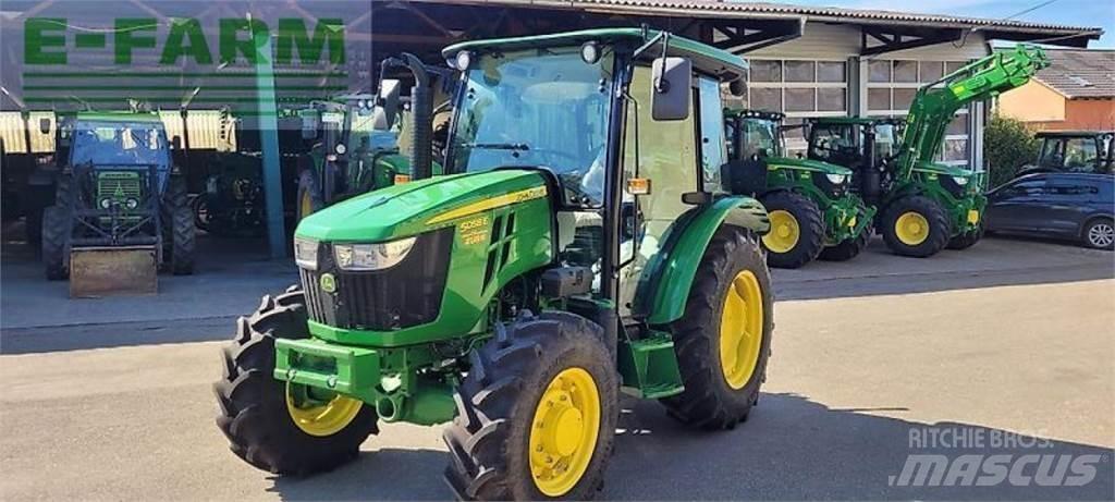 John Deere 5058e トラクター