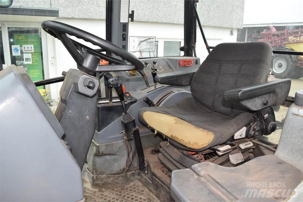 New Holland 8340 トラクター