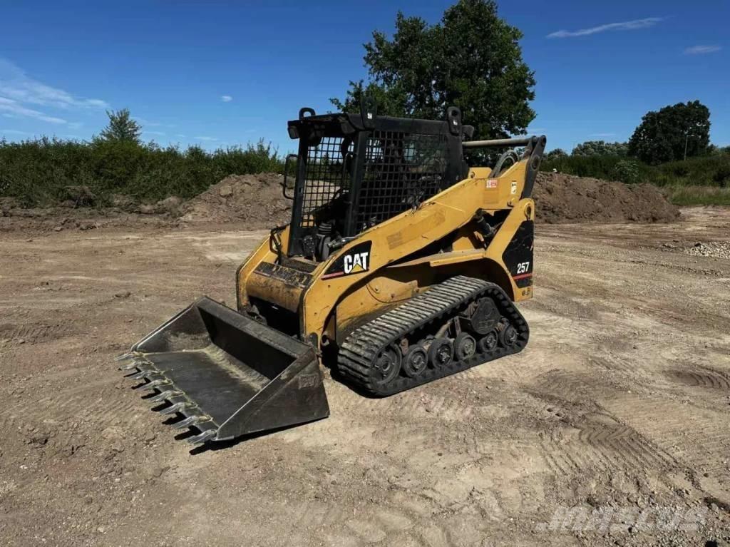 CAT 257 クローラーローダー