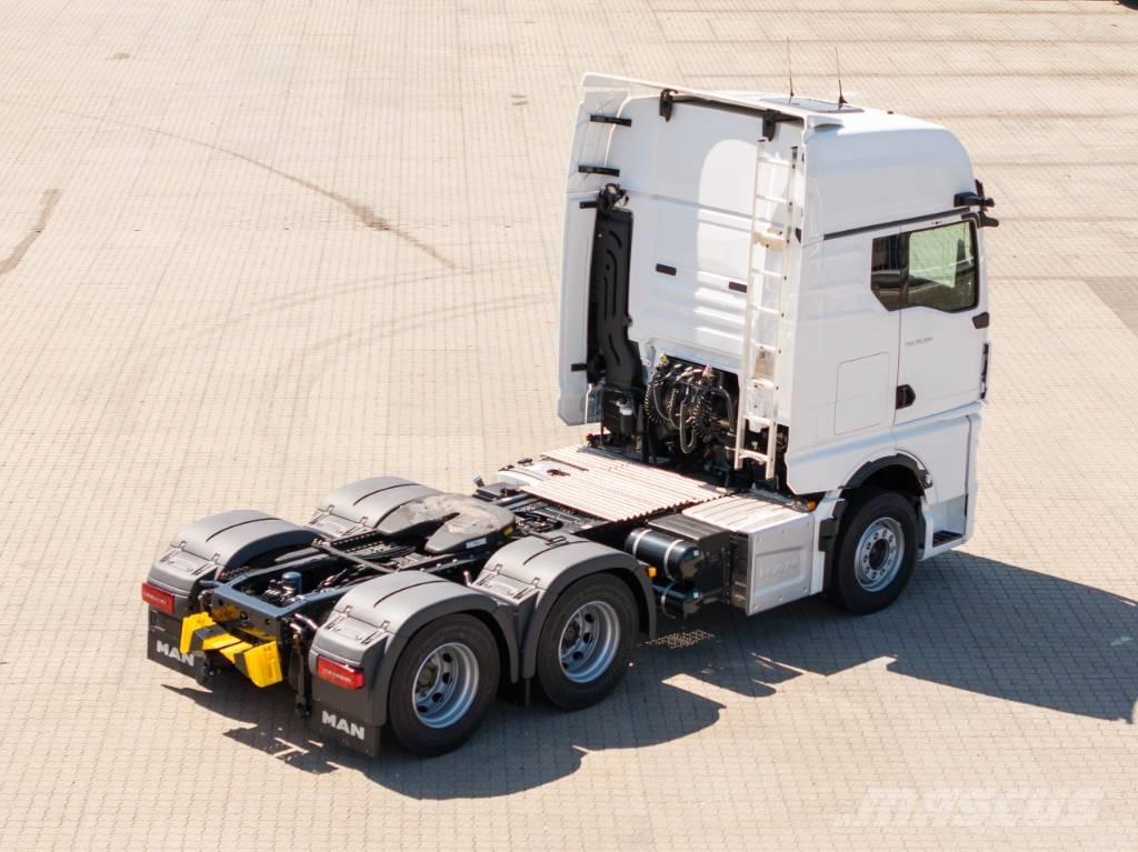 MAN TGX 28.520 6x2=2 中古トラクターヘッド | トレーラーヘッド