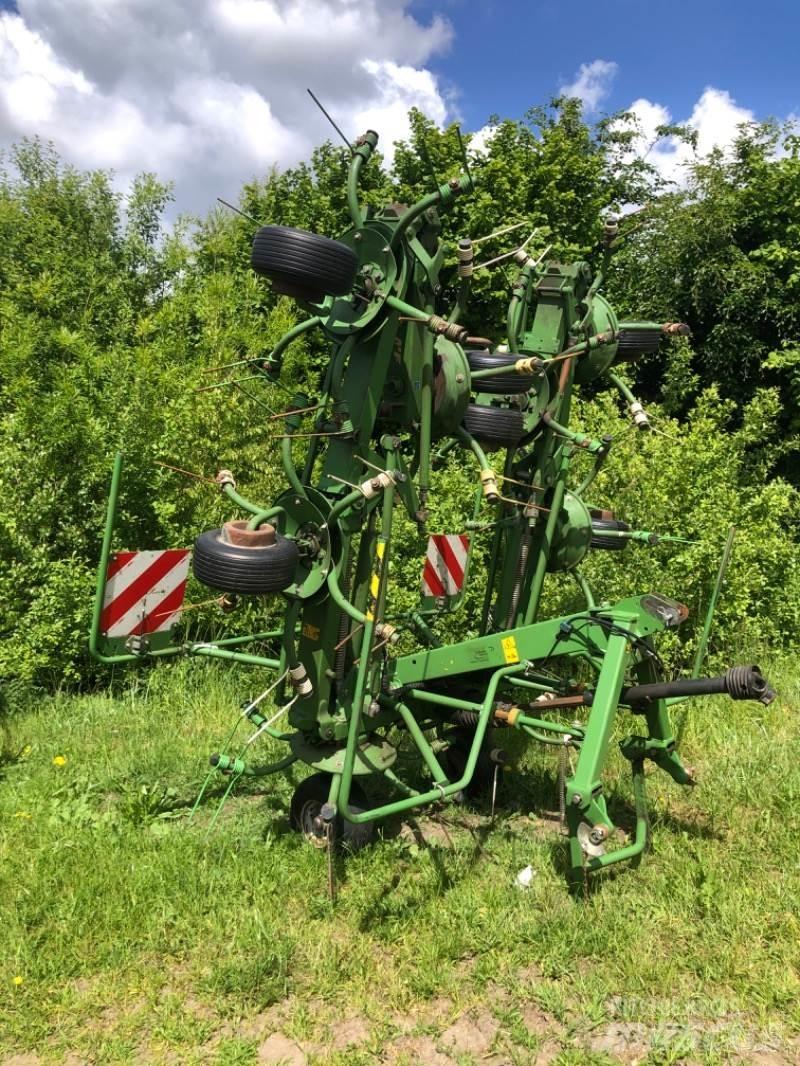 Krone KW 8.82/8 テッダー・テッダーレーキ