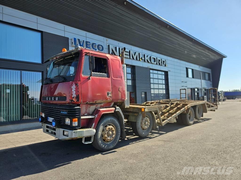 Sisu SM300 8X2 林業機械輸送トラック