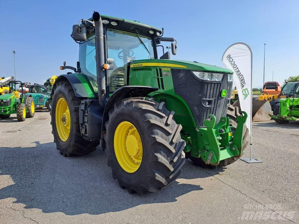 John Deere 7230 R トラクター