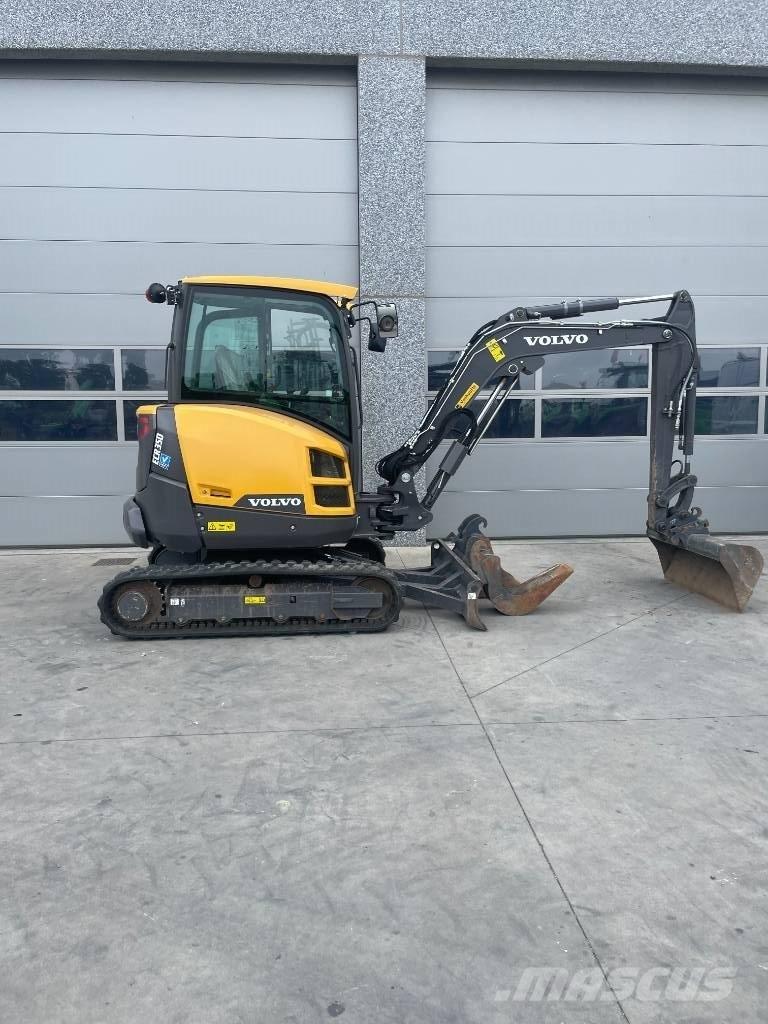 Volvo ECR 35 D ミニ油圧ショベル 7t以下（ミニユンボ・ミニディガー）