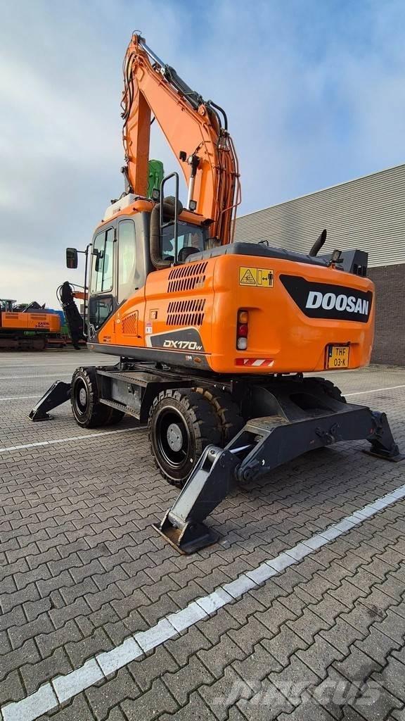 Doosan DX 170W-5 ホイール式油圧ショベル（パワーショベル・ユンボ・バックホー）