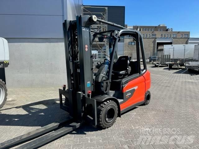 Linde E35L バッテリーフォークリフト