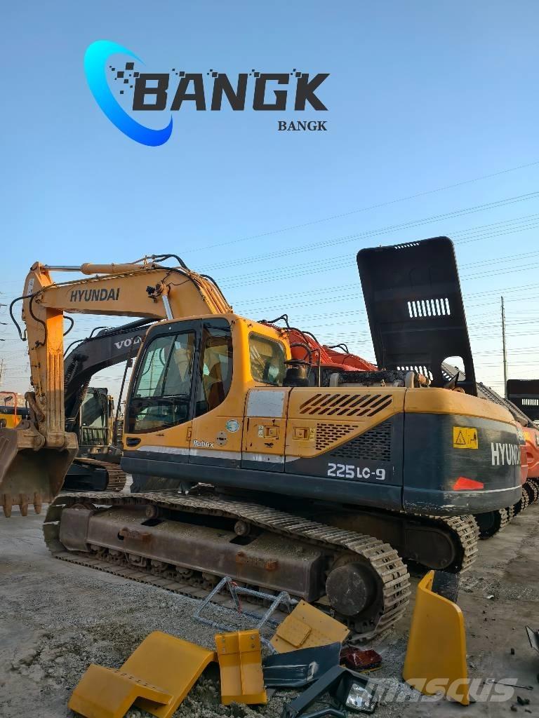 Hyundai 225LC-9T 大型油圧ショベル12t以上（パワーショベル・ユンボ）