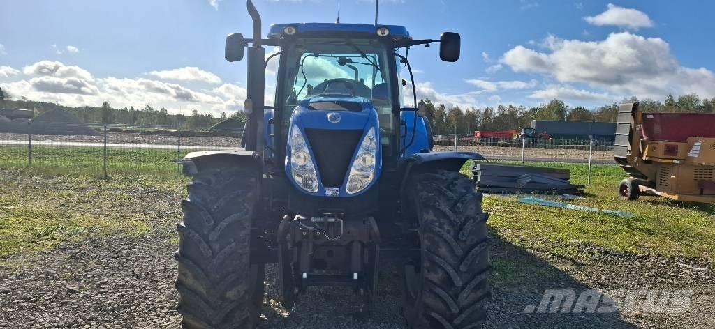 New Holland T7050 トラクター