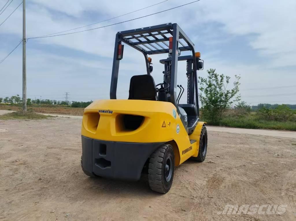Komatsu 30 ディーゼル・軽油