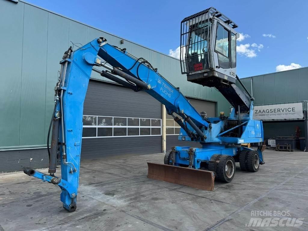 Fuchs MHL 320 廃棄物／工業産廃処理機