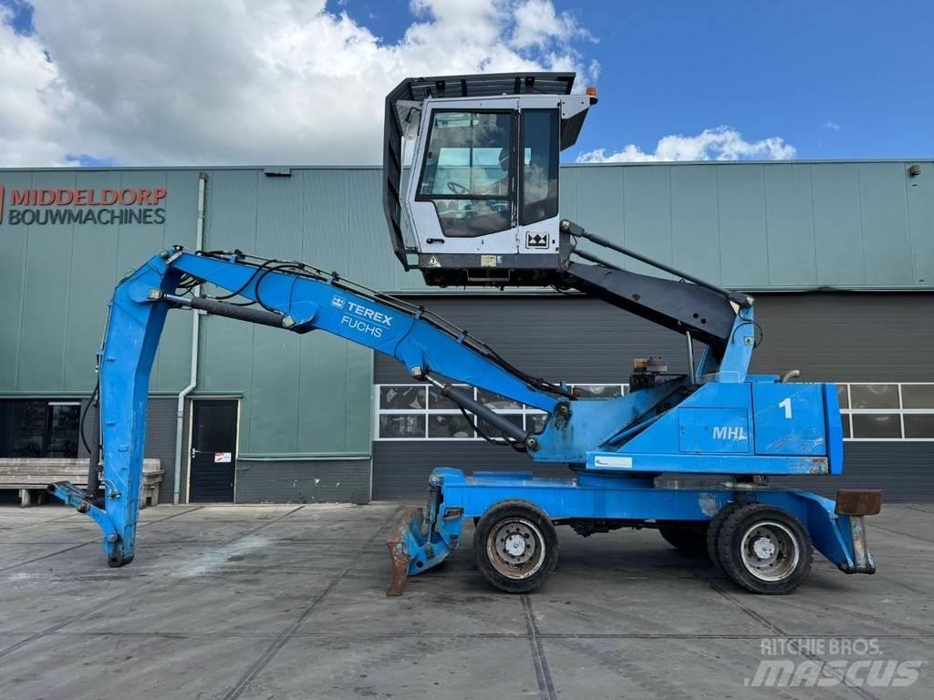 Fuchs MHL 320 廃棄物／工業産廃処理機