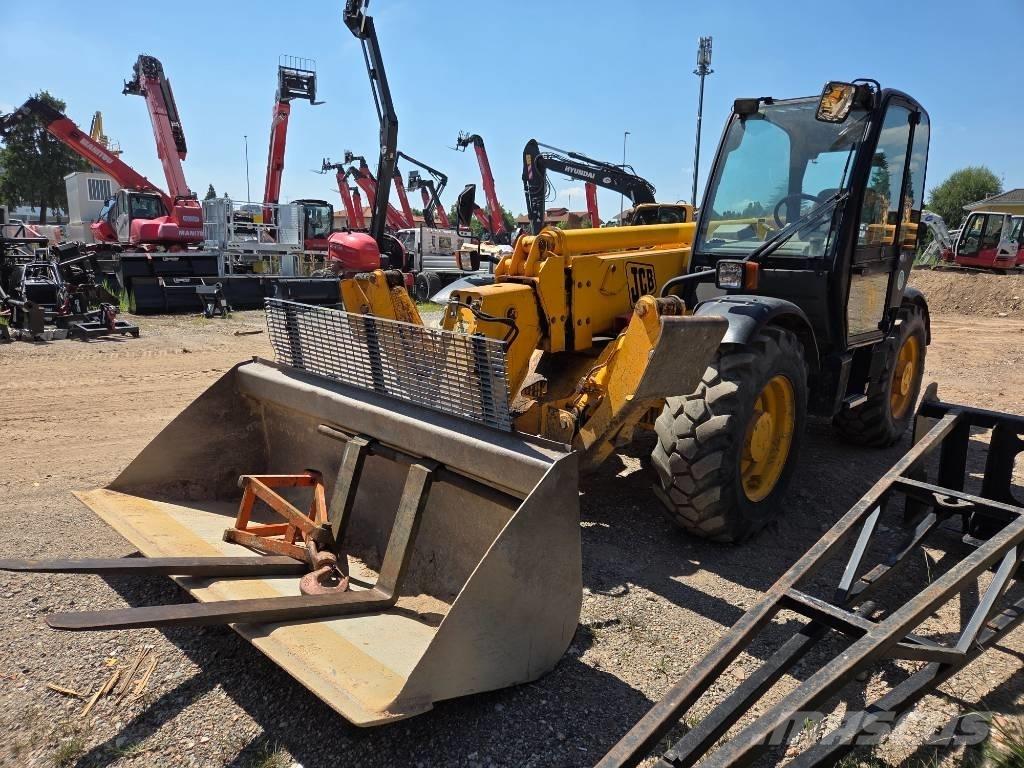 JCB 532-120 テレスコーピックハンドラー