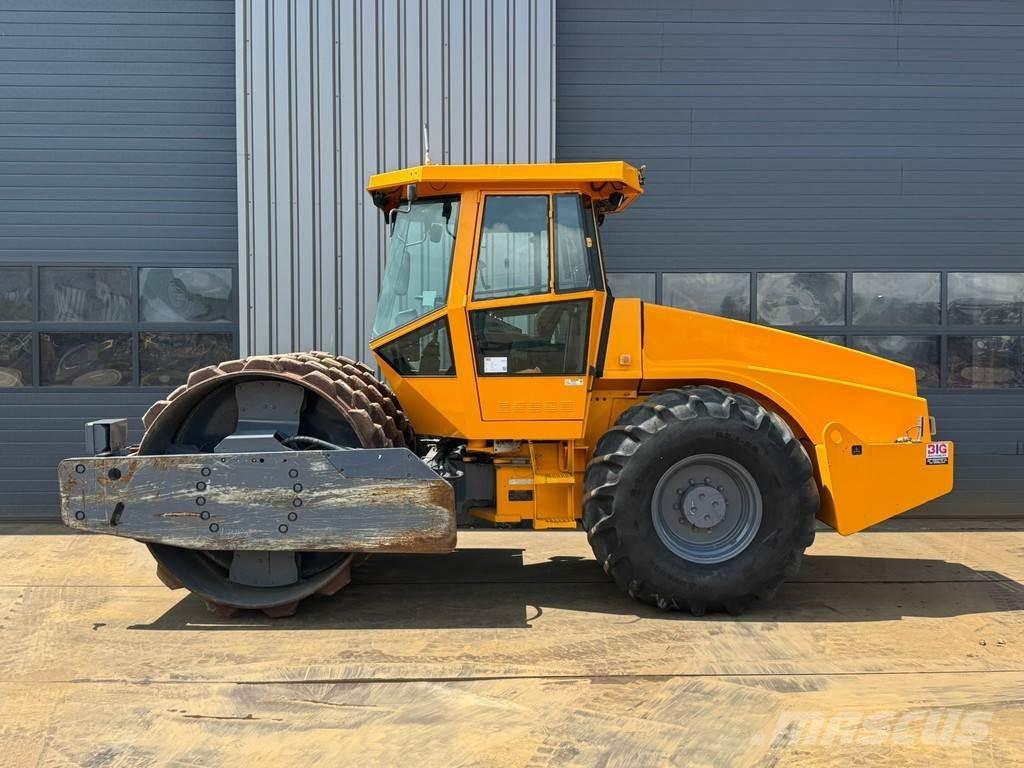 Dynapac CA362PD 振動ローラ