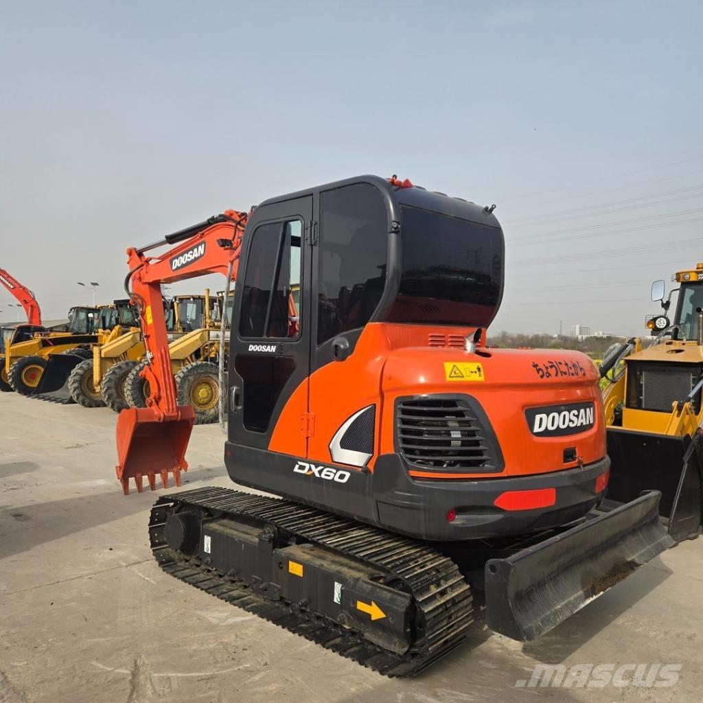 Doosan DX 60 ミニ油圧ショベル 7t以下（ミニユンボ・ミニディガー）