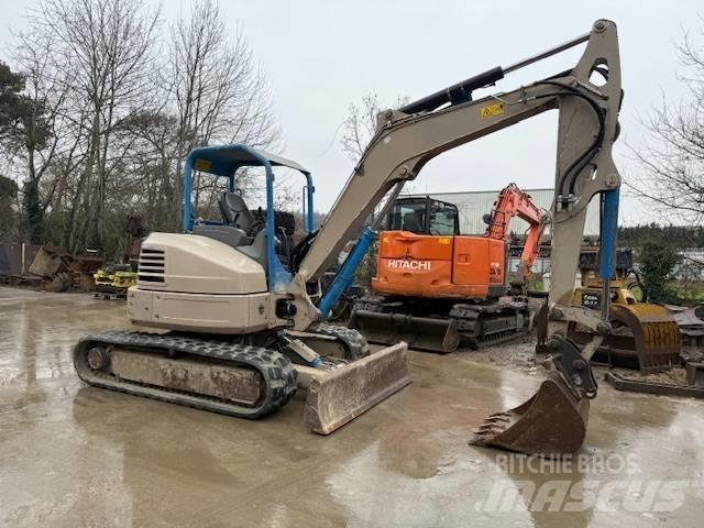 Bobcat E 50 ミニ油圧ショベル 7t以下（ミニユンボ・ミニディガー）