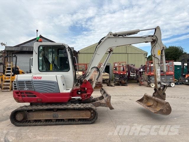 Takeuchi TB 250 ミニ油圧ショベル 7t以下（ミニユンボ・ミニディガー）
