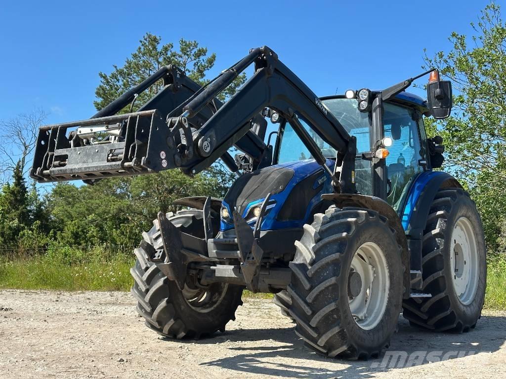 Valtra G 135 Versu トラクター