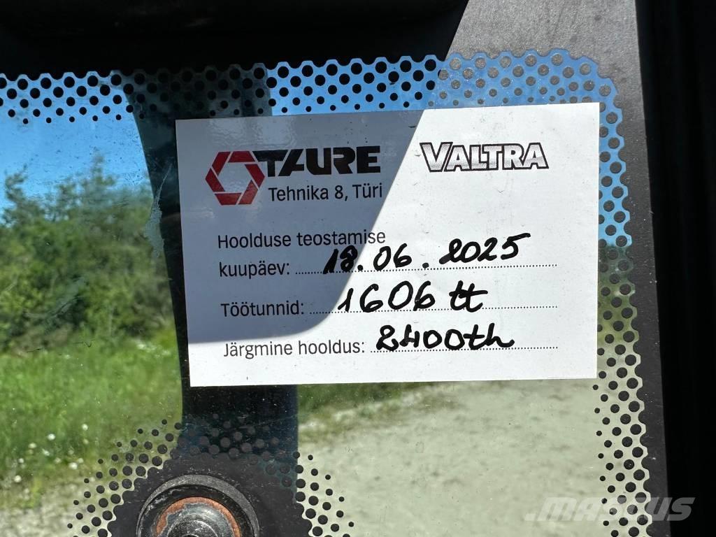 Valtra G 135 Versu トラクター