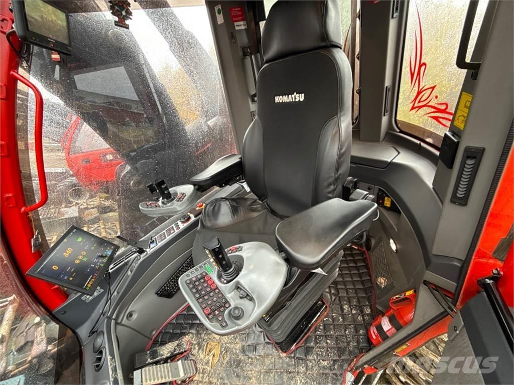 Komatsu 951 ハーベスター