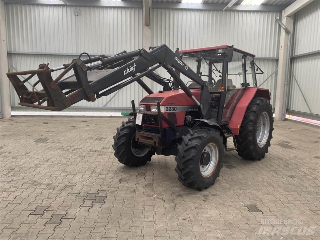 Case IH 3230 トラクター