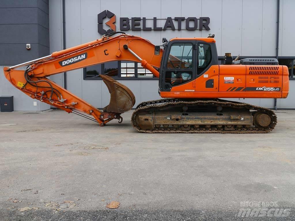 Doosan DX 255 LC-3 大型油圧ショベル12t以上（パワーショベル・ユンボ）
