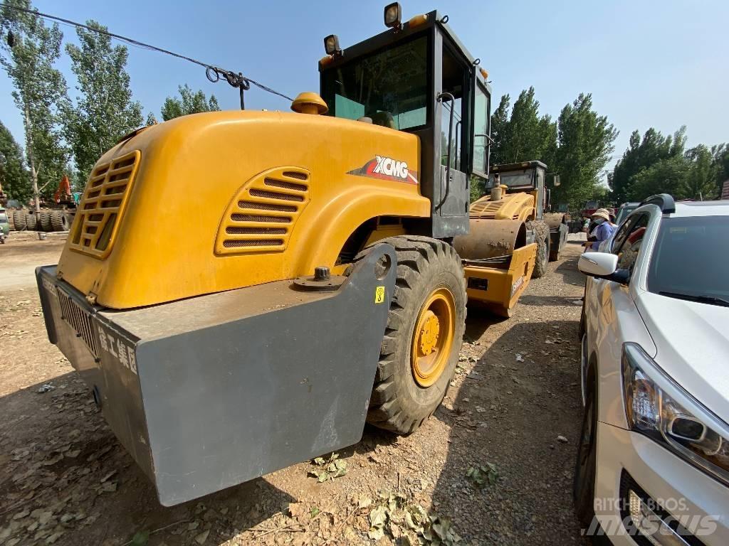 XCMG XSM220 振動ローラ