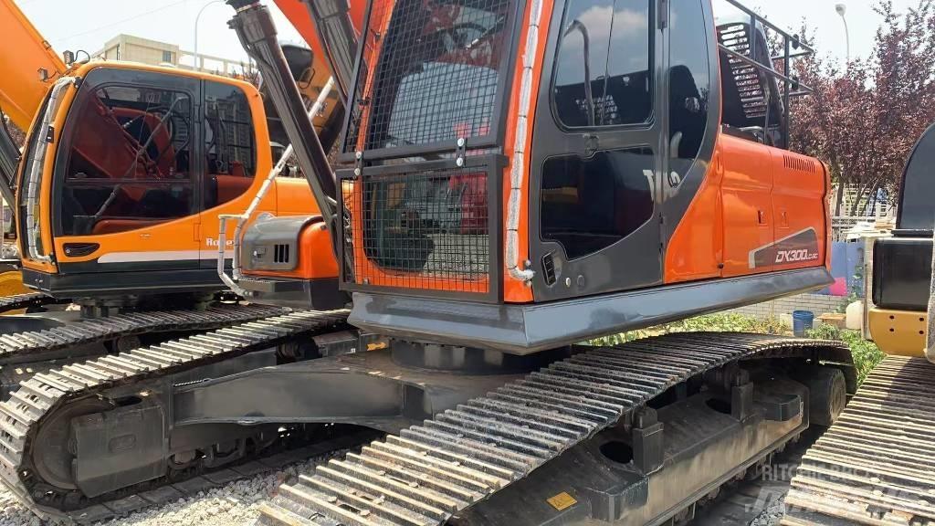 Doosan DX300LC-9 大型油圧ショベル12t以上（パワーショベル・ユンボ）