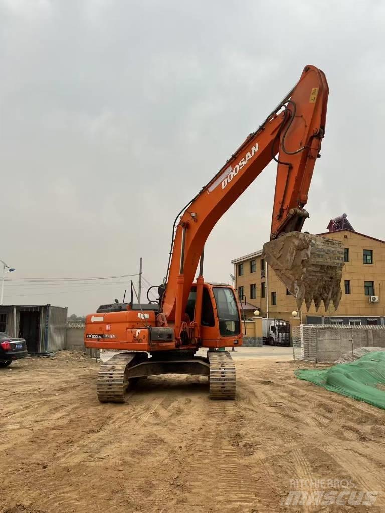 Doosan DX300LCA 大型油圧ショベル12t以上（パワーショベル・ユンボ）