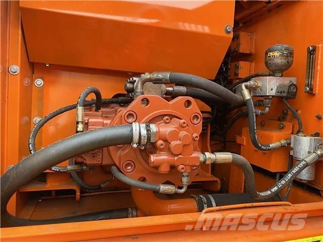Doosan DH220LC-7 大型油圧ショベル12t以上（パワーショベル・ユンボ）