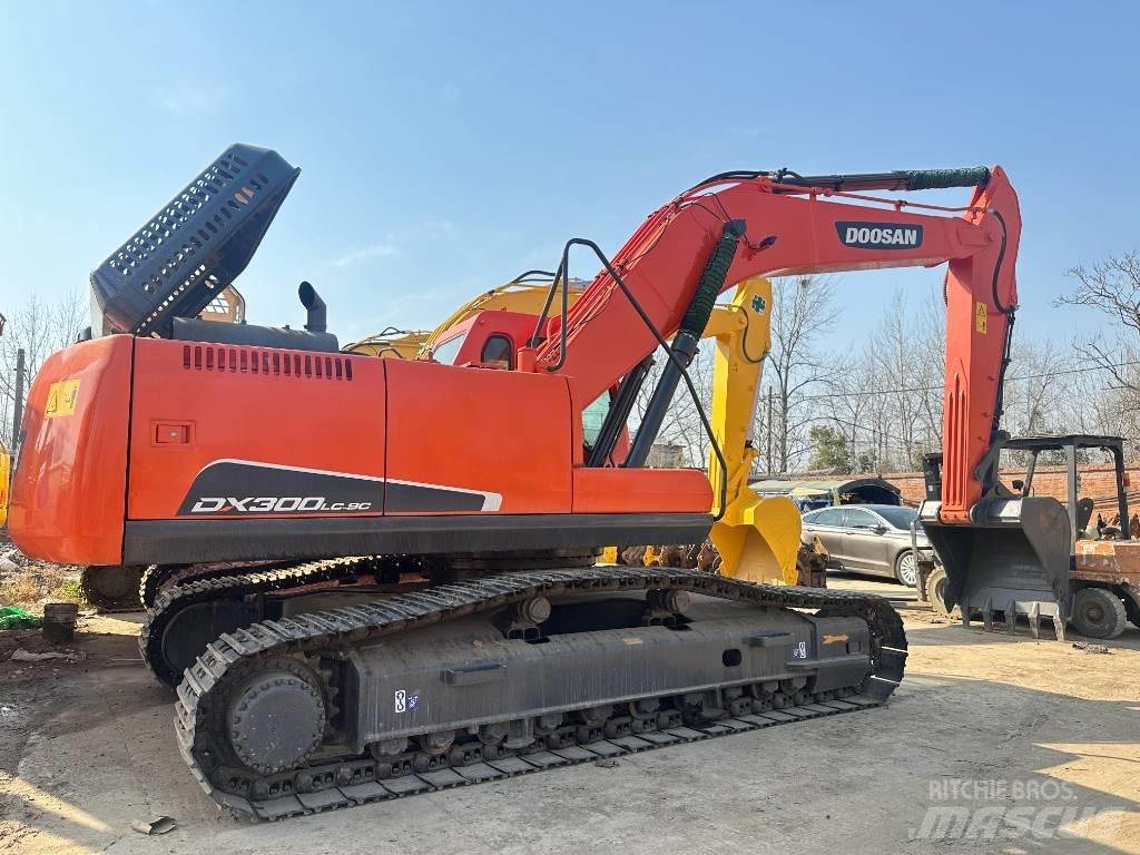 Doosan DX 300 LC 大型油圧ショベル12t以上（パワーショベル・ユンボ）