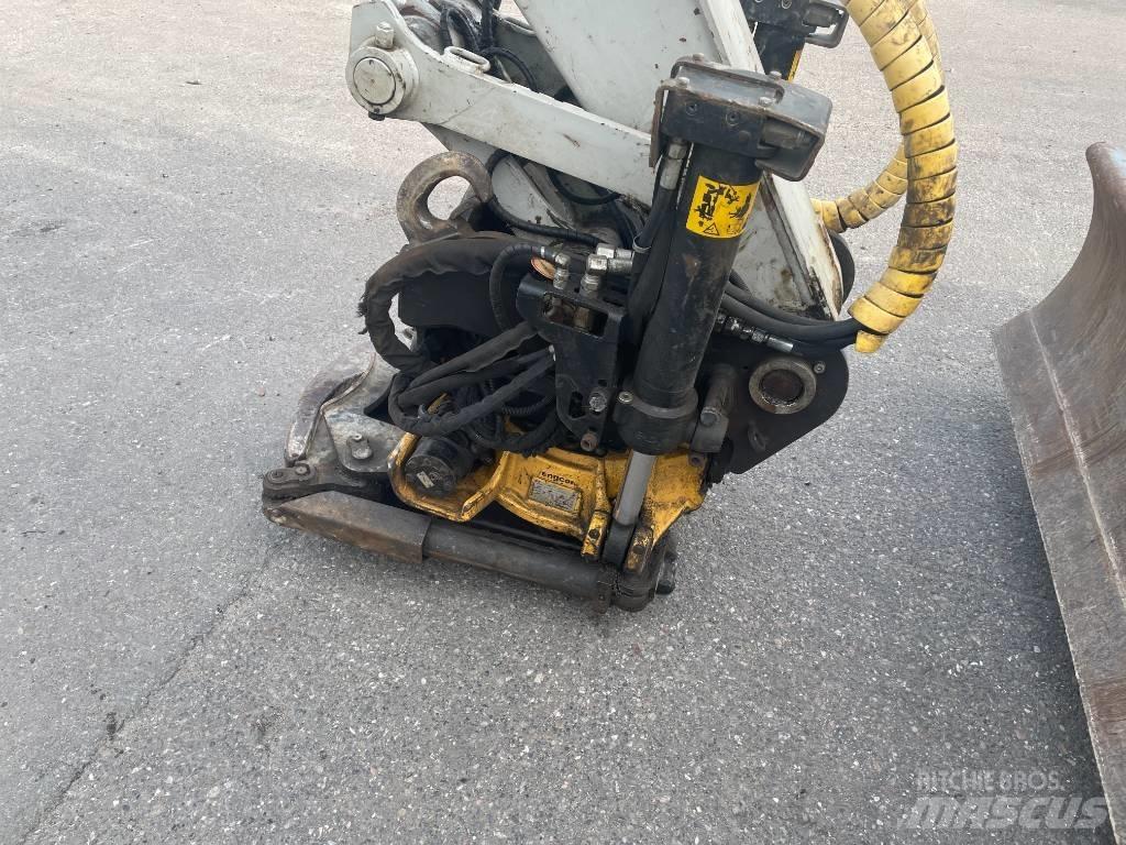 Takeuchi TB 2150 R 大型油圧ショベル12t以上（パワーショベル・ユンボ）