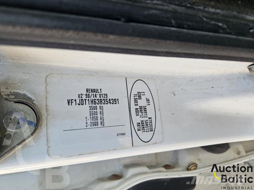 Renault Master 自動車