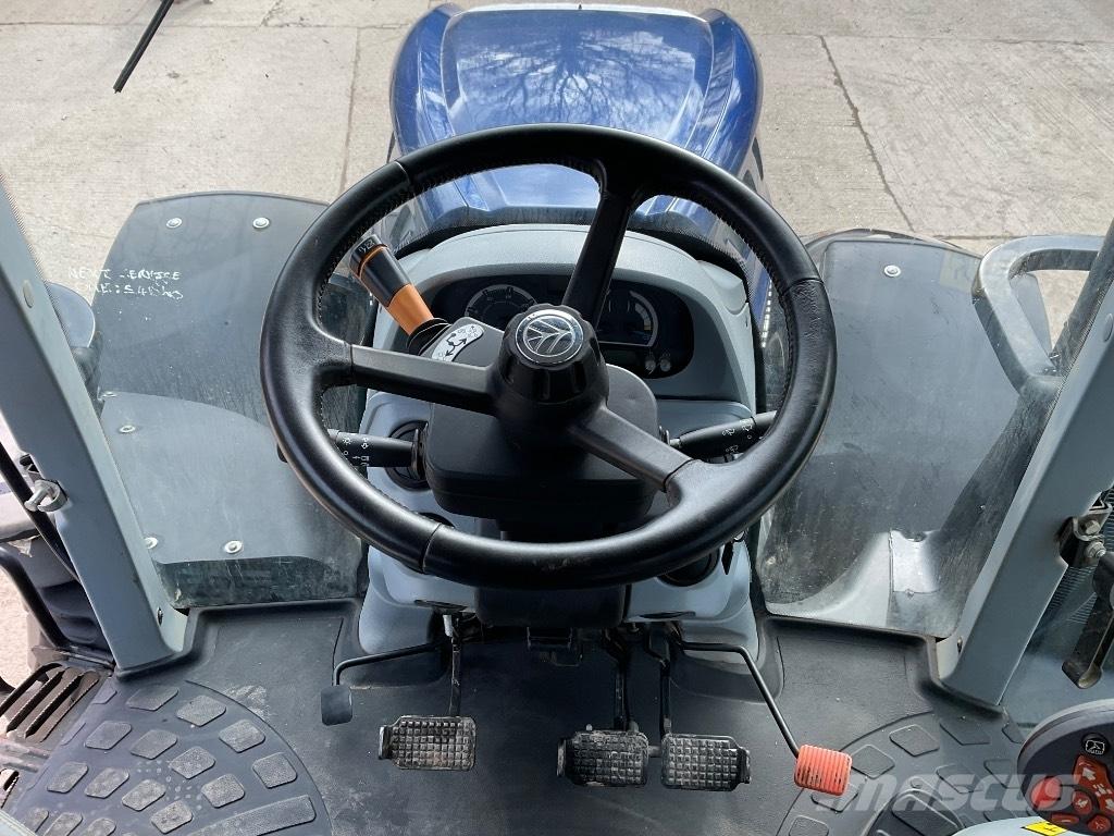 New Holland T 7.315 トラクター
