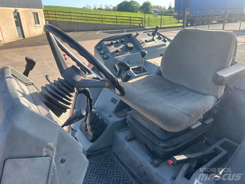 Massey Ferguson 3075 トラクター