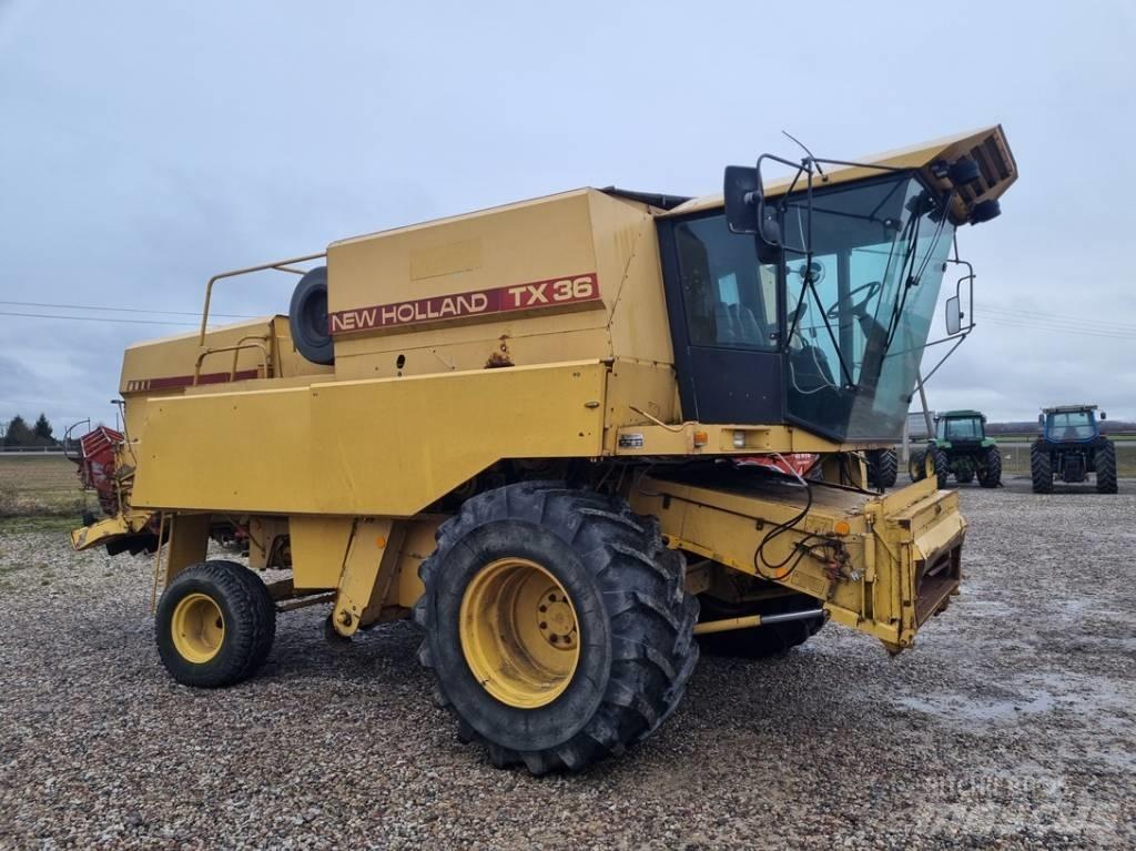 New Holland TX 36 コンバイン