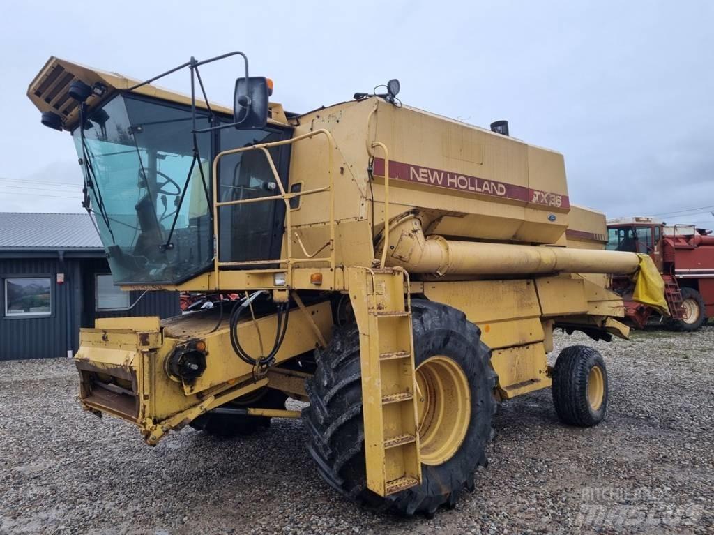 New Holland TX 36 コンバイン
