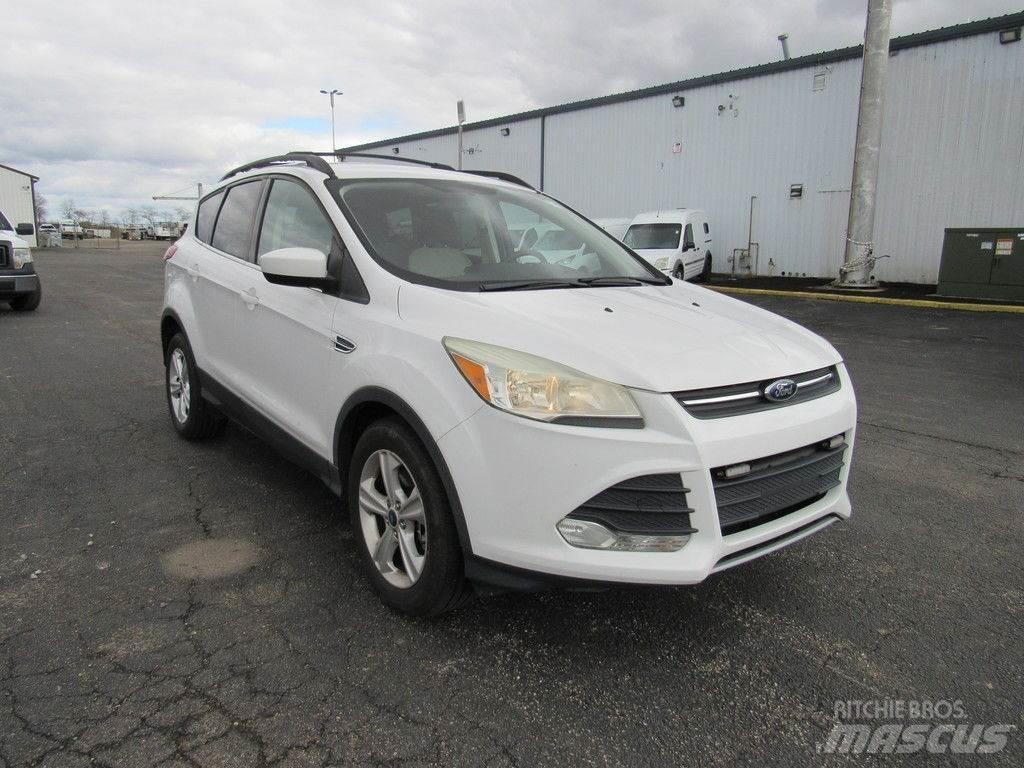 Ford Escape 自動車