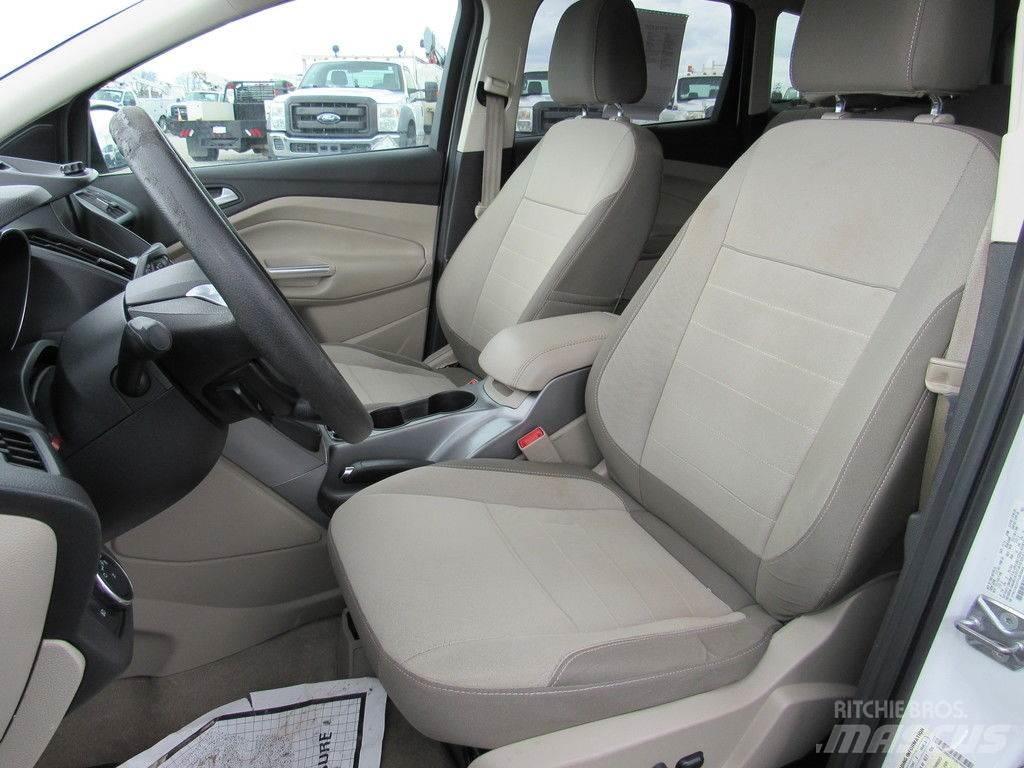 Ford Escape 自動車