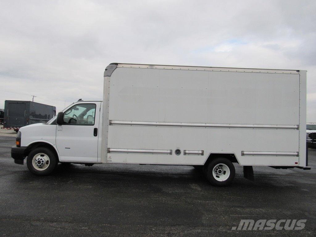 GMC Savana 3500 ボックスボディー、ウイング、箱車