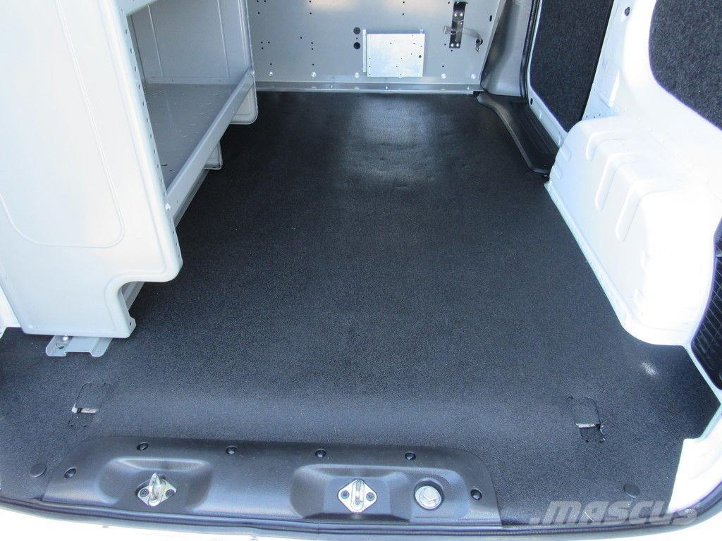 Nissan NV200 パネルバン