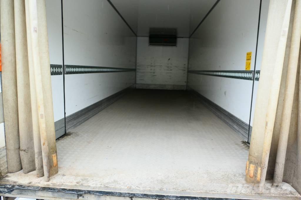 Volvo FM 330 6x2*4 冷凍冷蔵車