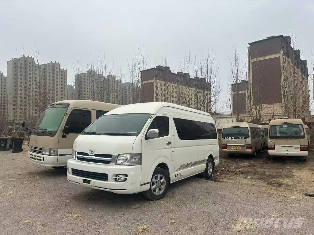 Toyota Hiace 長距離バス