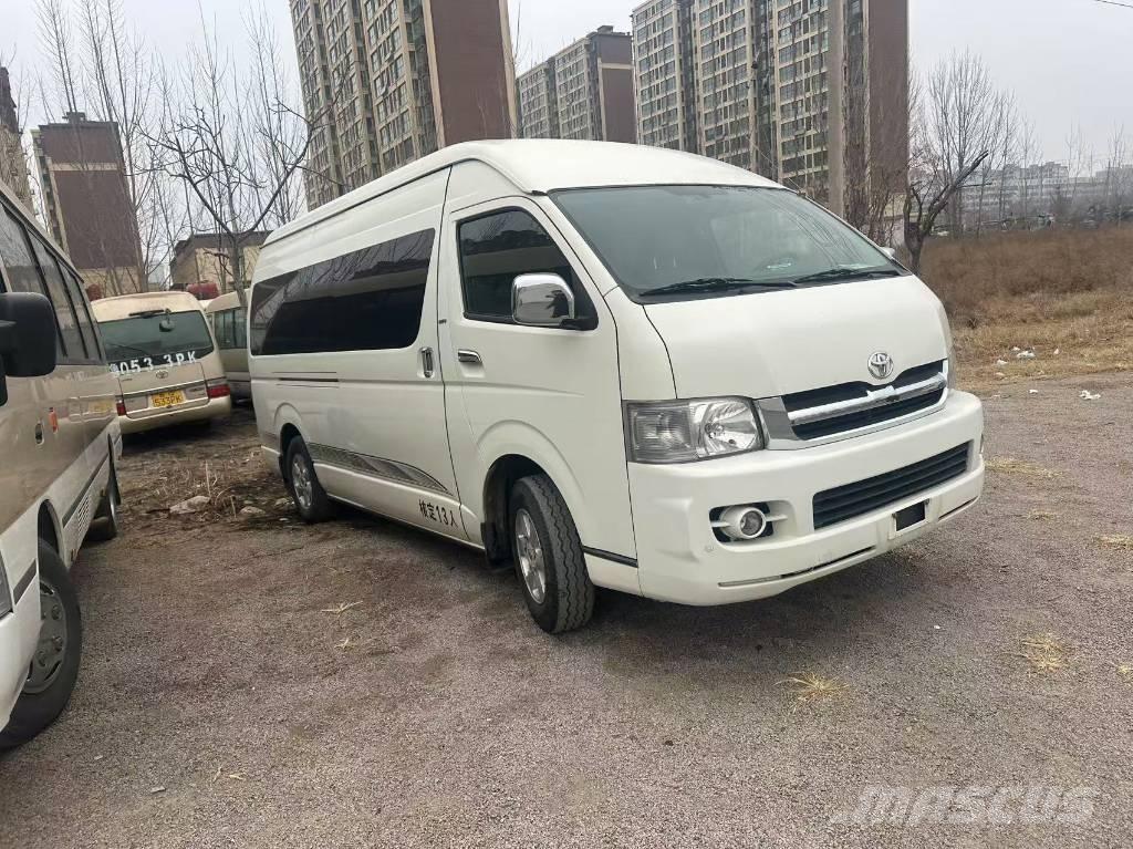 Toyota Hiace 長距離バス