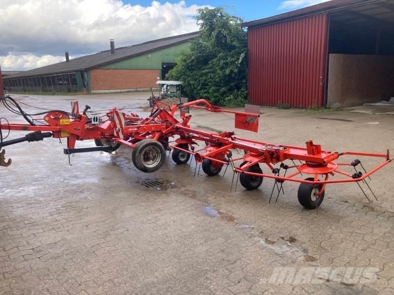 Kuhn GF 8702 T テッダー・テッダーレーキ