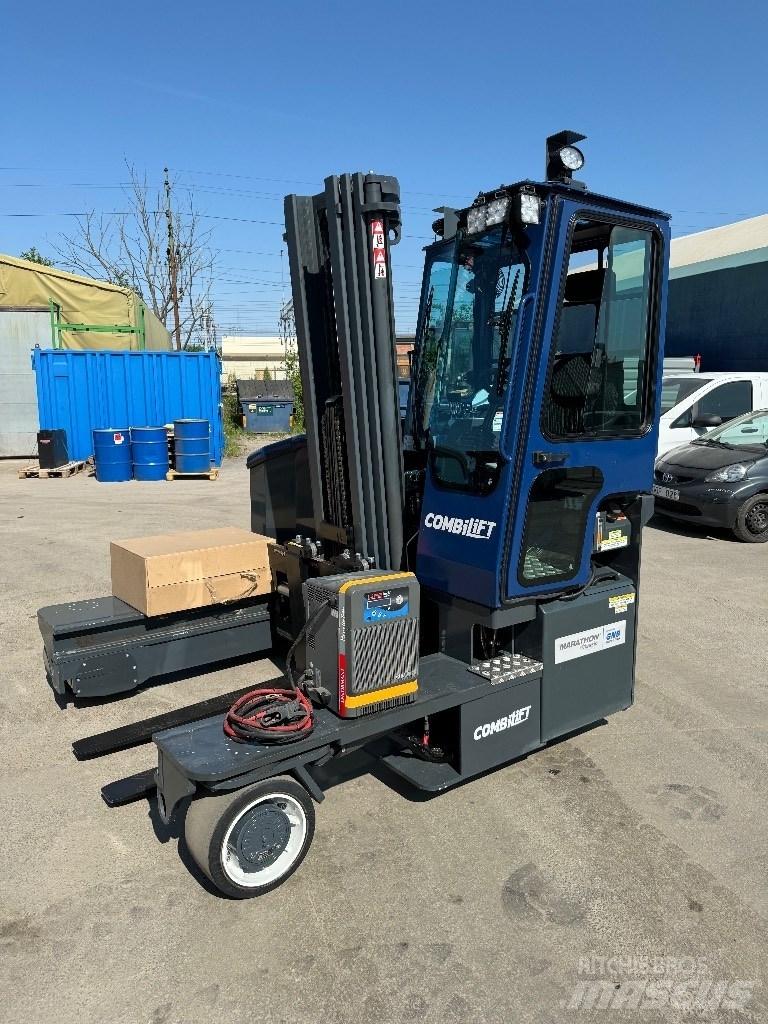 Combilift C4000ET 全方向リーチ型フォークリフト