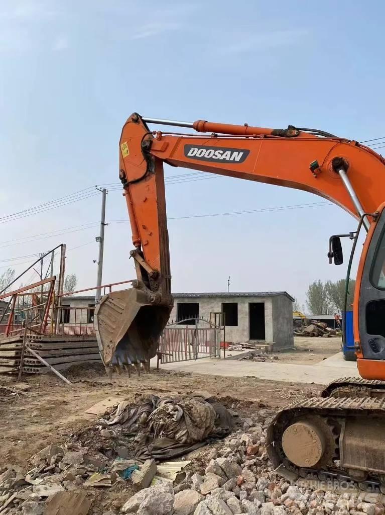 Doosan DX 225 LCA 大型油圧ショベル12t以上（パワーショベル・ユンボ）