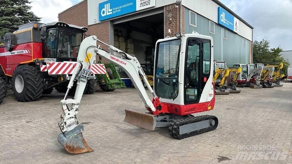Takeuchi TB216 A ミニ油圧ショベル 7t以下（ミニユンボ・ミニディガー）