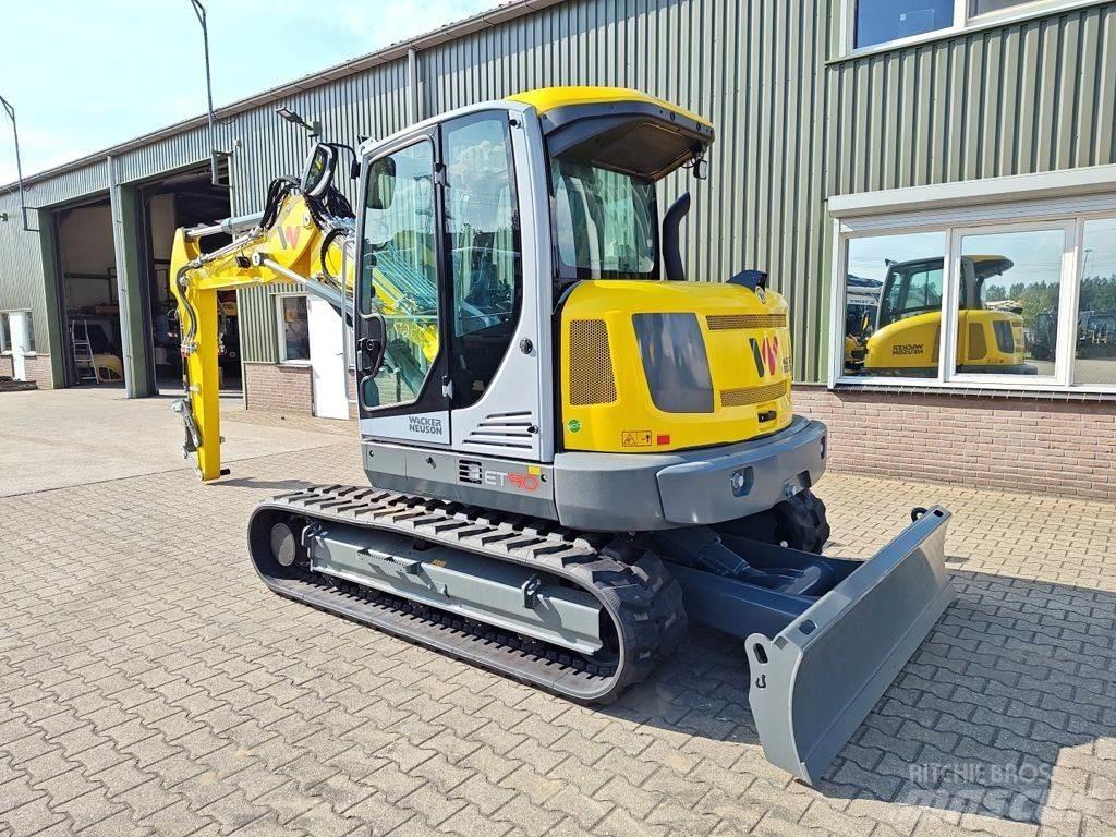 Wacker Neuson ET90 ホイール式油圧ショベル（パワーショベル・ユンボ・バックホー）