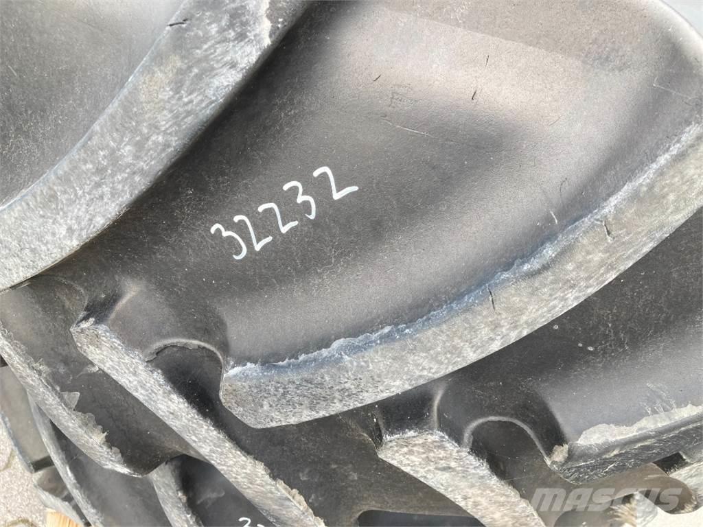 Mitas 2X 540/65R30 その他トラクターアクセサリー・アタッチメント
