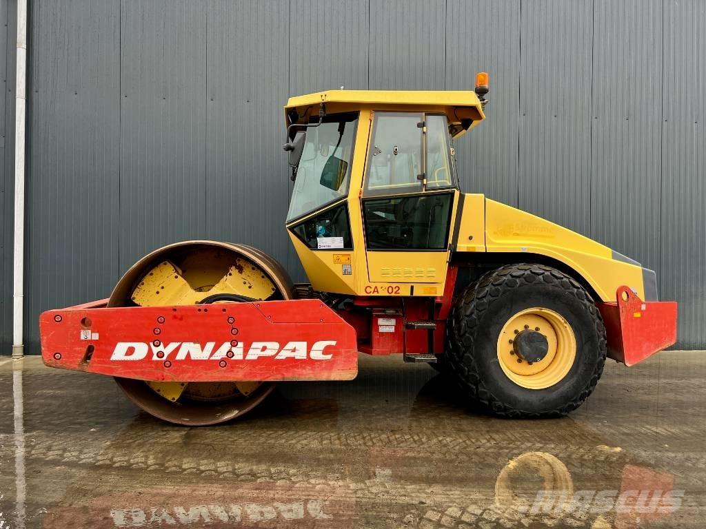 Dynapac CA302D 振動ローラ